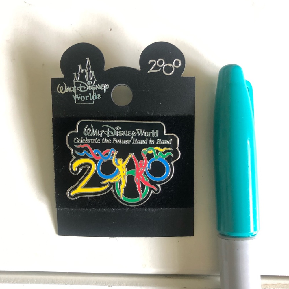 2000 Disney Pin - Picture 1 of 2